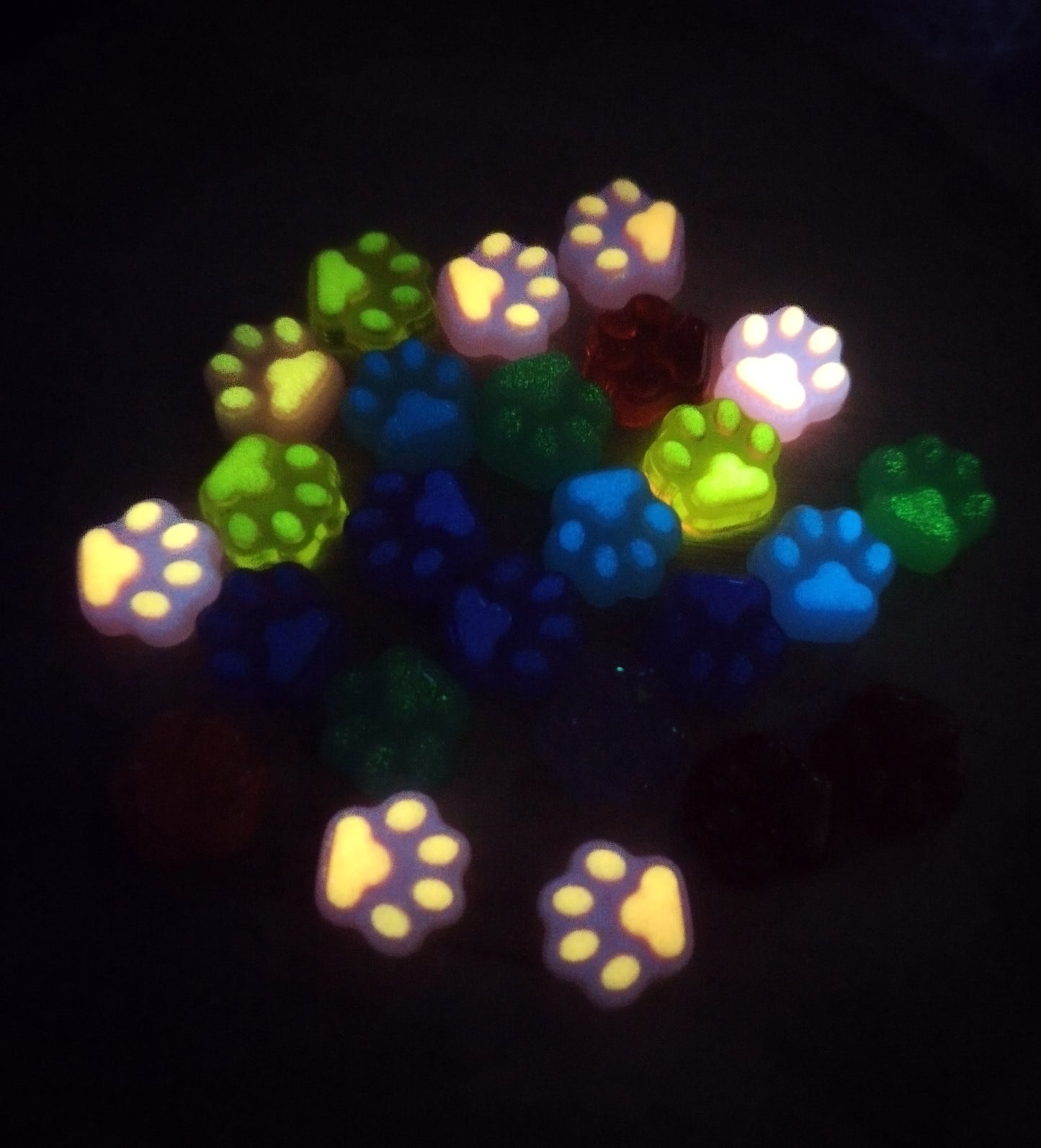 Huellita Solidaria - Glitter Kaiju