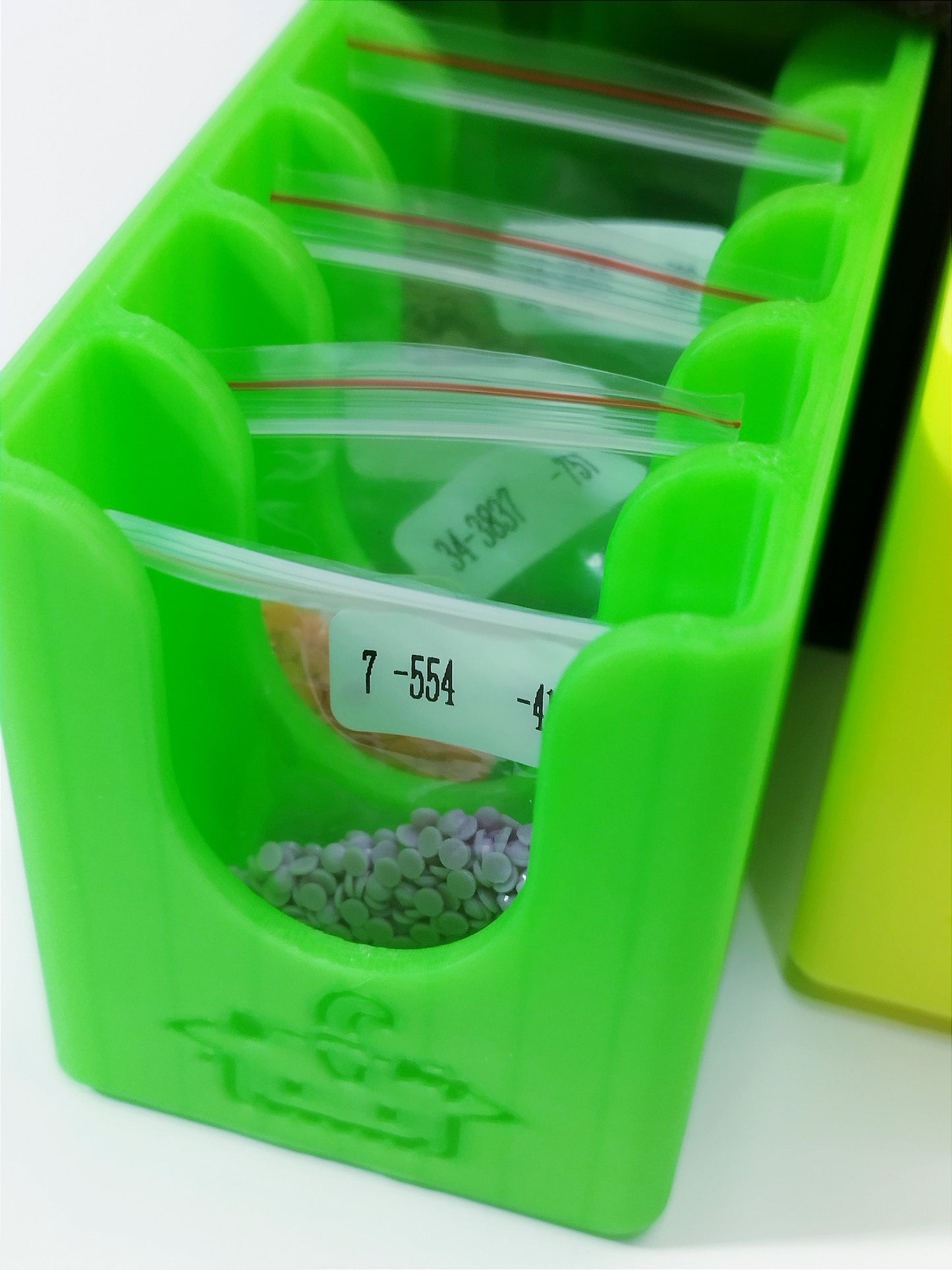GlittyZip Organizer